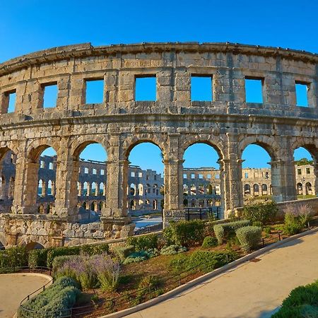 Apartment Sunrise Fuer 6 Personen In Pula-Stinjan 외부 사진