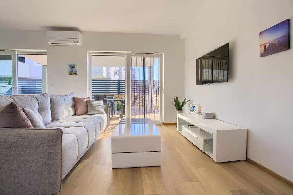 Apartment Sunrise Fuer 6 Personen In Pula-Stinjan 외부 사진