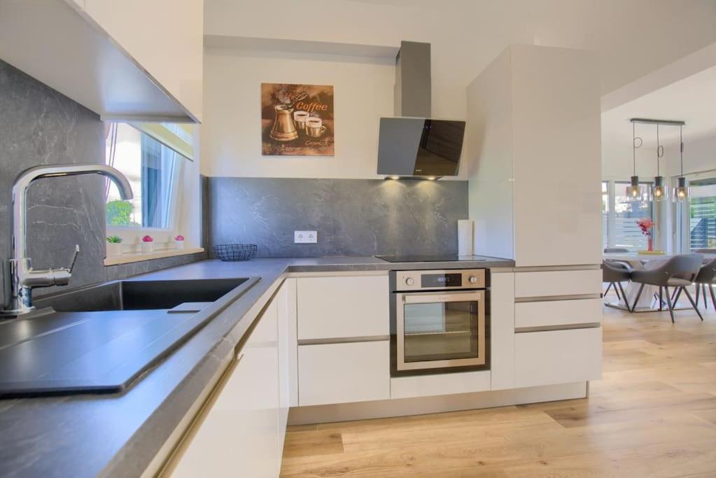 Apartment Sunrise Fuer 6 Personen In Pula-Stinjan 외부 사진